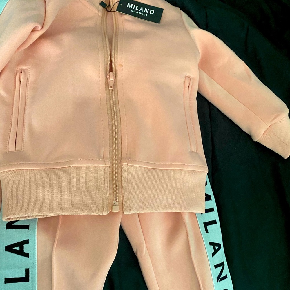 Sweatsuit (Milano di rouge) 2T BNWT